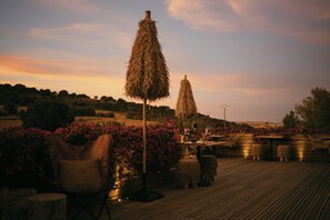 Outdoor dining - Noctis Hotel (Soria)