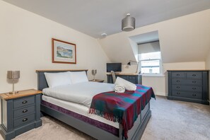 2 bedrooms, iron/ironing board, free WiFi, bed sheets - Market Street No 85J (St Andrews)