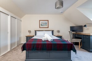 2 bedrooms, iron/ironing board, free WiFi, bed sheets - Market Street No 85J (St Andrews)