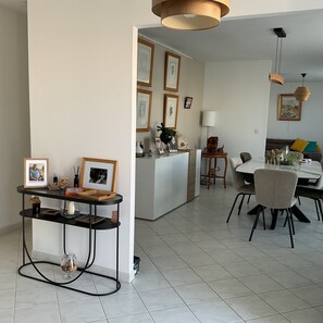Interior - Modern air-conditioned house close to the sea, streetcar, exhibition park and MONTPELLIERfor 6 (Pérols)