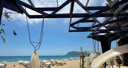 SA Apartments! Beachfront 4bd Duplex
