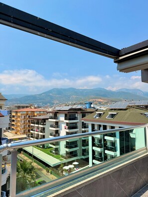 Property grounds - SA Apartments! Beachfront 4bd Duplex (Alanya)