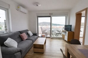Apartment, Beach View | Living area - Blue Horizon Apartment (Primošten)