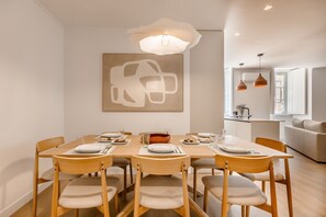 Dining - A2 NEW | Remodeled & Spacious! | Very Central (Lisboa ciudad)
