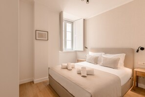 4 habitaciones, tabla de planchar con plancha y wifi gratis 