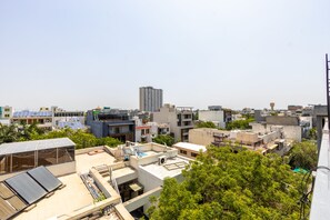 ห้องซูพีเรียดับเบิล, ระเบียง, วิวเมือง | วิวท้องถนน
