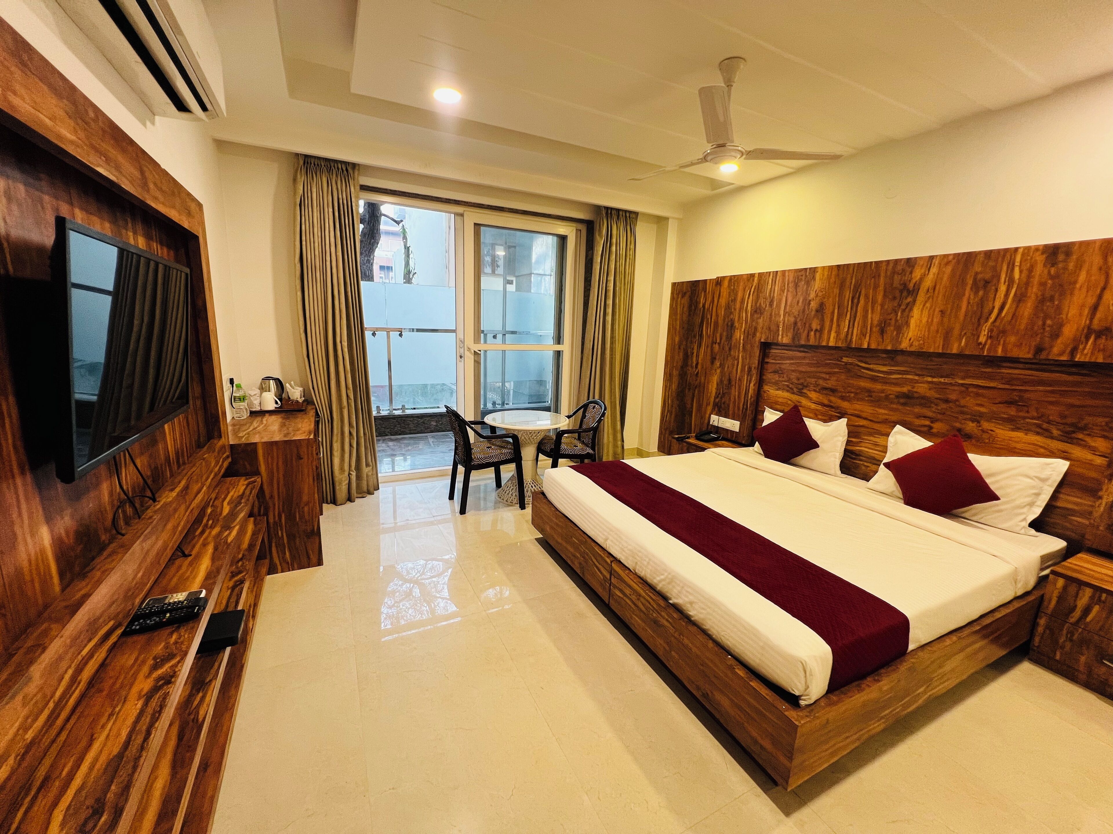 Superior Double Room, Balcony, City View | In-room safe, desk, laptop workspace, soundproofing