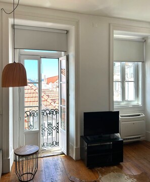 TV - B2 Stylish and Cosy | River View | Central (Lisboa ciudad)