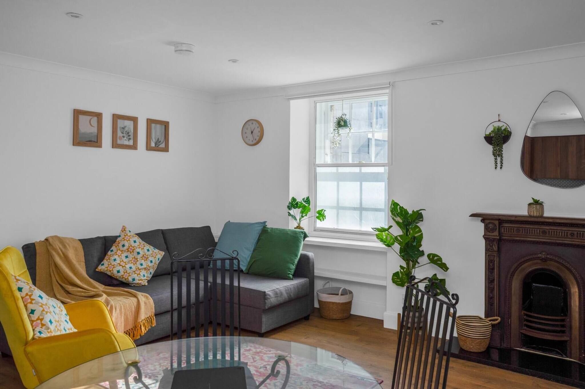 Apartment, 1 Bedroom, Accessible | Living room