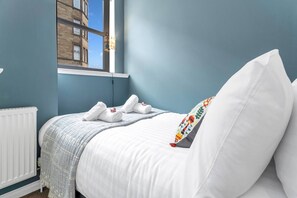 2 bedrooms - Edinburgh City Centre 2BR Apartment (Edinburgh)