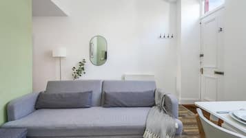 Apartment, 2 Bedrooms | Living room