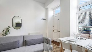 Óflokkuð mynd, 2 af 35, hnappur