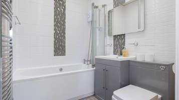 Apartment, 2 Bedrooms | Bathroom