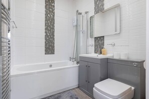 Apartment, 2 Bedrooms | Bathroom - Edinburgh Beach Apartment Free On-street Parking (Edinburgh)