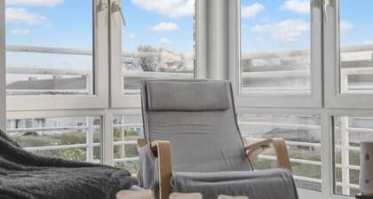 Cozy Edinburgh 2BR With CAR Parking