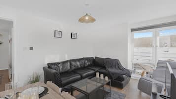 Apartment, 2 Bedrooms | Living room