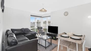 Apartment, 2 Bedrooms | Living room