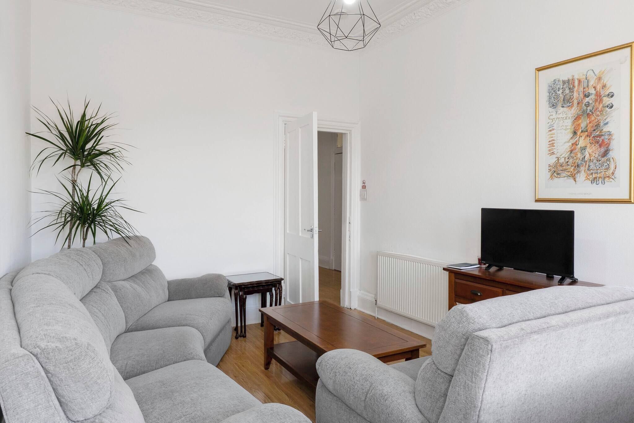 Apartment, 2 Bedrooms | Living room