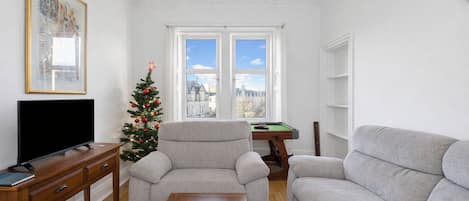 Apartment, 2 Bedrooms | Living room