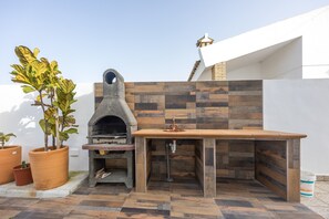 Terrace/patio - Holiday Home 'La Raya' with Private Pool, Wi-Fi and Air Conditioning (Conil de la Fontera)