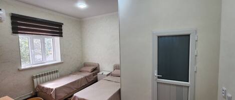 3 bedrooms, iron/ironing board, WiFi