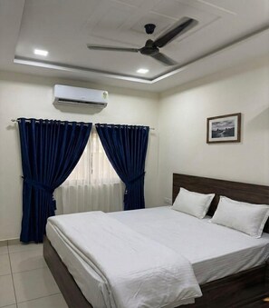 Deluxe Double Room, City View