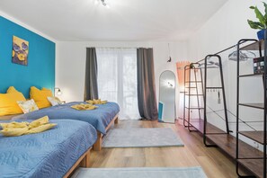 1 bedroom, desk, iron/ironing board, travel cot - CASATUA - Central - Garage - Balcony - University - WiFi (Wuppertal)