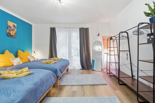 CASATUA - Central - Garage - Balcony - University - WiFi