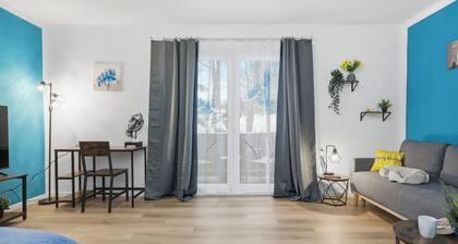 CASATUA - Central - Garage - Balcony - University - WiFi