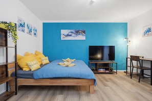 1 Schlafzimmer, Schreibtisch, Bügeleisen/Bügelbrett, Reisekinderbett