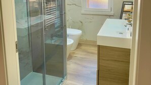 House, 2 Bedrooms, City View | Bathroom - Casa Luciana Apartment 300 Meters From t (San Giovanni Rotondo)