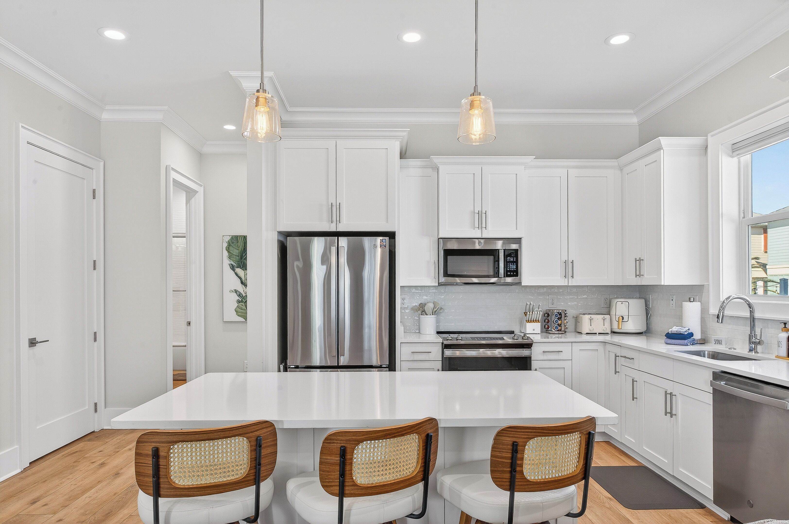 Réfrig érateur, micro-ondes, four, plaque de cuisson