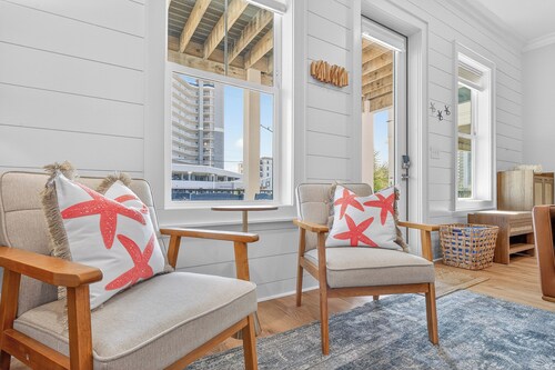 NEW home! 2 min WALK to Beach | Pool | Dogs ok! Stayin' Salty!