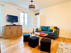 Smart TV - Le Penthouse Chevalier C (Paris 18)