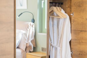 2 Schlafzimmer, Zimmersafe, Bügeleisen/Bügelbrett, kostenloses WLAN