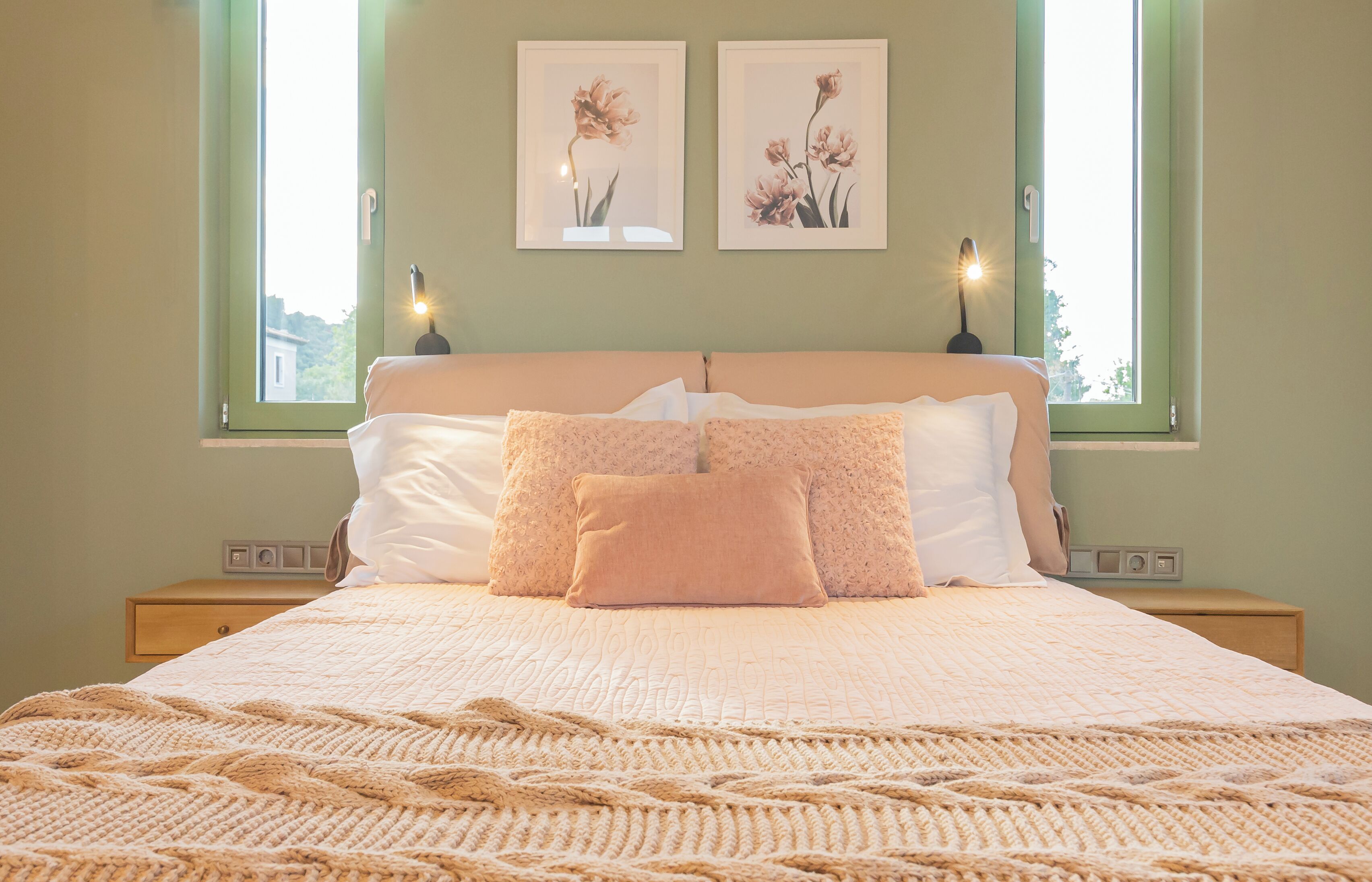 2 bedrooms, in-room safe, iron/ironing board, free WiFi