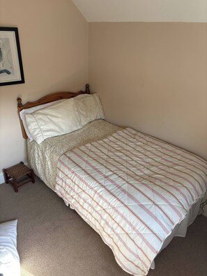 House, 3 Bedrooms, Smoking | 3 bedrooms - Your Very Own Holiday Hideaway (Stoke-on-Trent)