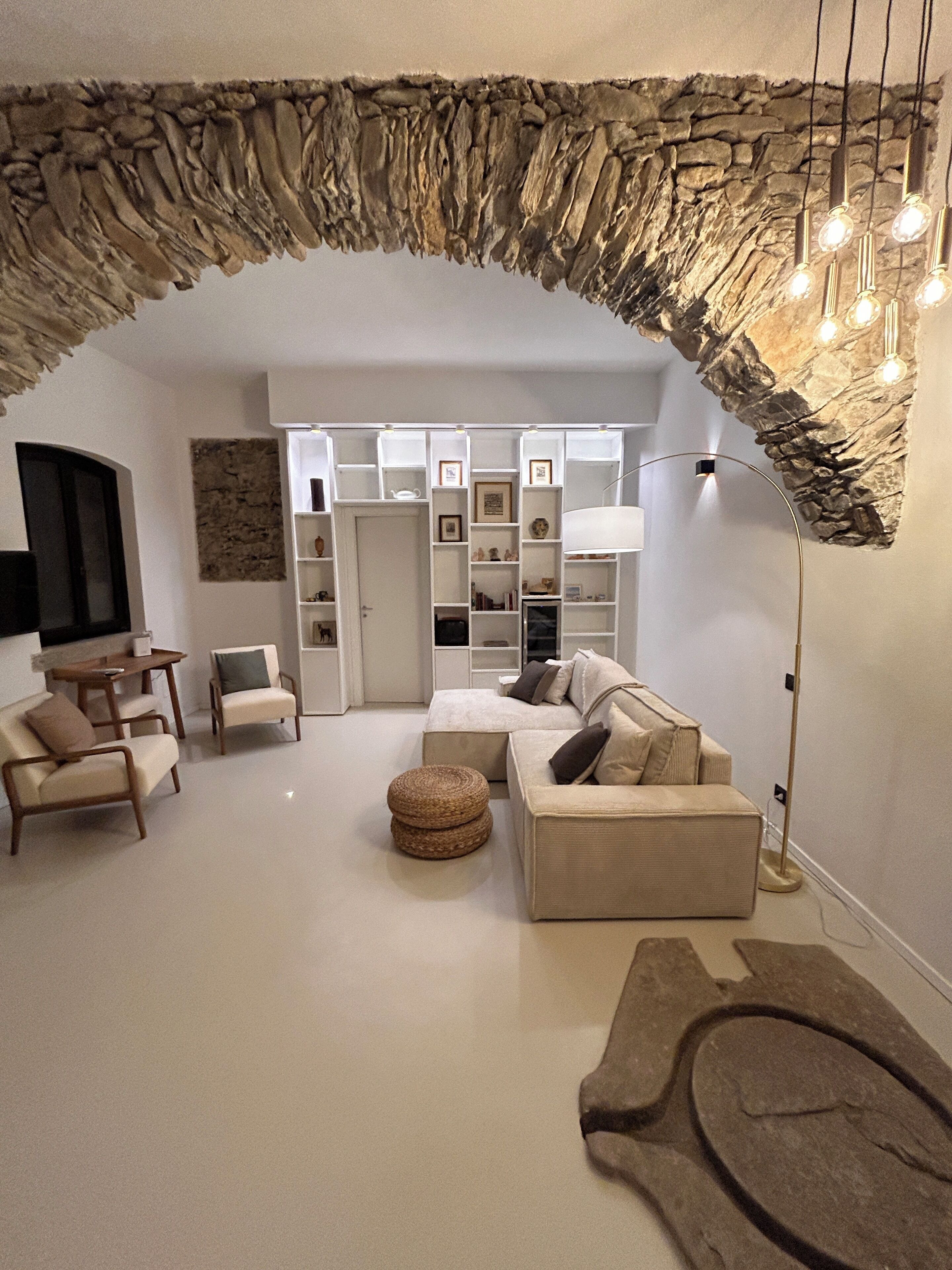 Villa, 2 camere da letto, terrazzo, vista mare | Area soggiorno | TV a schermo piatto 40 pollici con canali digitali