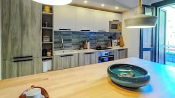 Biệt thự, 2 phòng ngủ, hiên, quang cảnh biển | Bếp riêng | Dụng cụ pha espresso, dụng cụ pha cà phê/trà, ấm điện