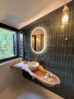 Comfort villa, terras, uitzicht op tuin | Badkamer