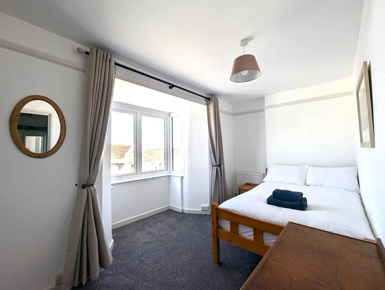 熨斗/熨衣板、旅行婴儿床、WiFi、床单