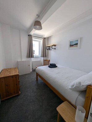 Iron/ironing board, travel cot, WiFi, bed sheets - The Old Corner Shop - Wellington Terrace - Central (Cornwall)