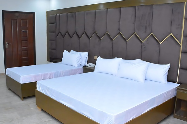 Triple Room | WiFi (free), bed sheets