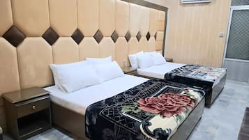 Family Room | Free WiFi, bed sheets