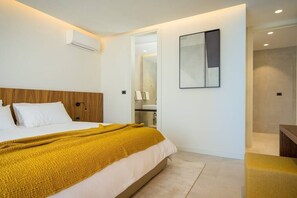 5 habitaciones, tabla de planchar con plancha, wifi y ropa de cama 