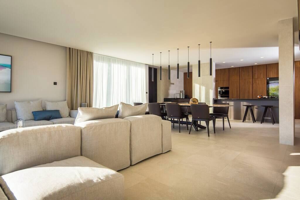 TV, fireplace, video games, stereo