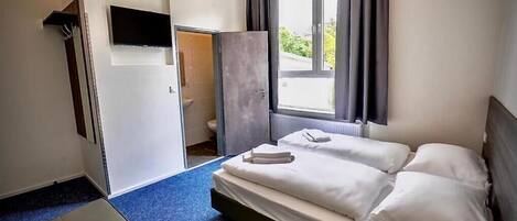 Dreibettzimmer, Blick auf den Innenhof