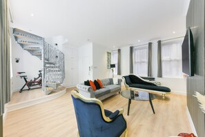 Interior - Avari - Stunning 3 Level Residence in Hatton Garden (London)