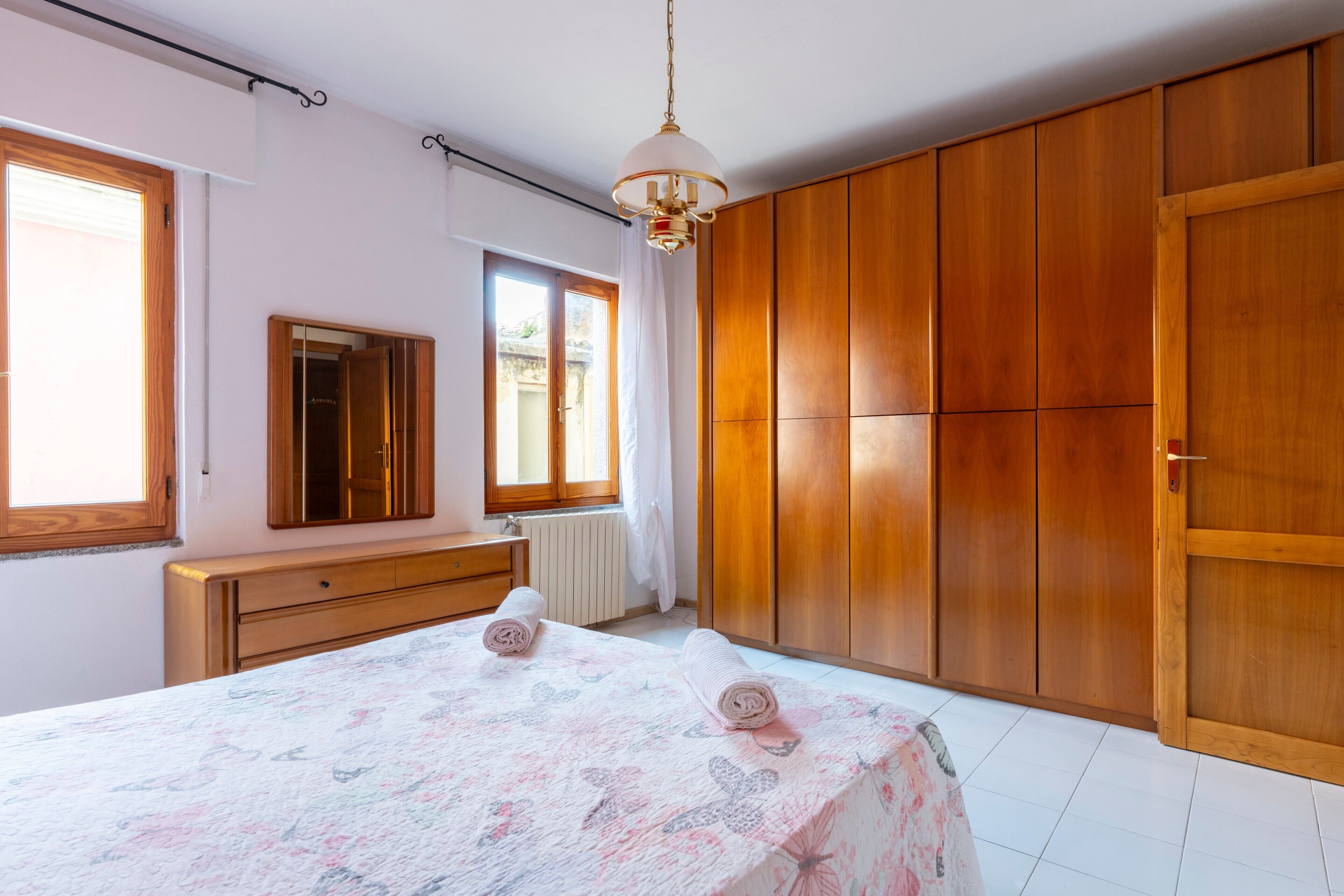 熨斗/熨衫板、Wi-Fi、床單