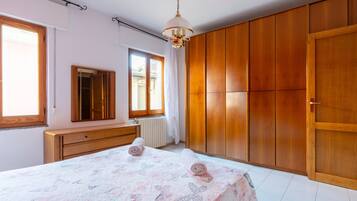 熨斗/熨衫板、Wi-Fi、床單